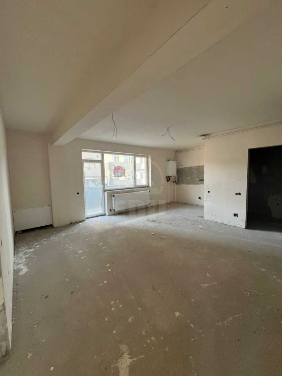 Apartament 3 camere semidecomandat zona Urusagului
