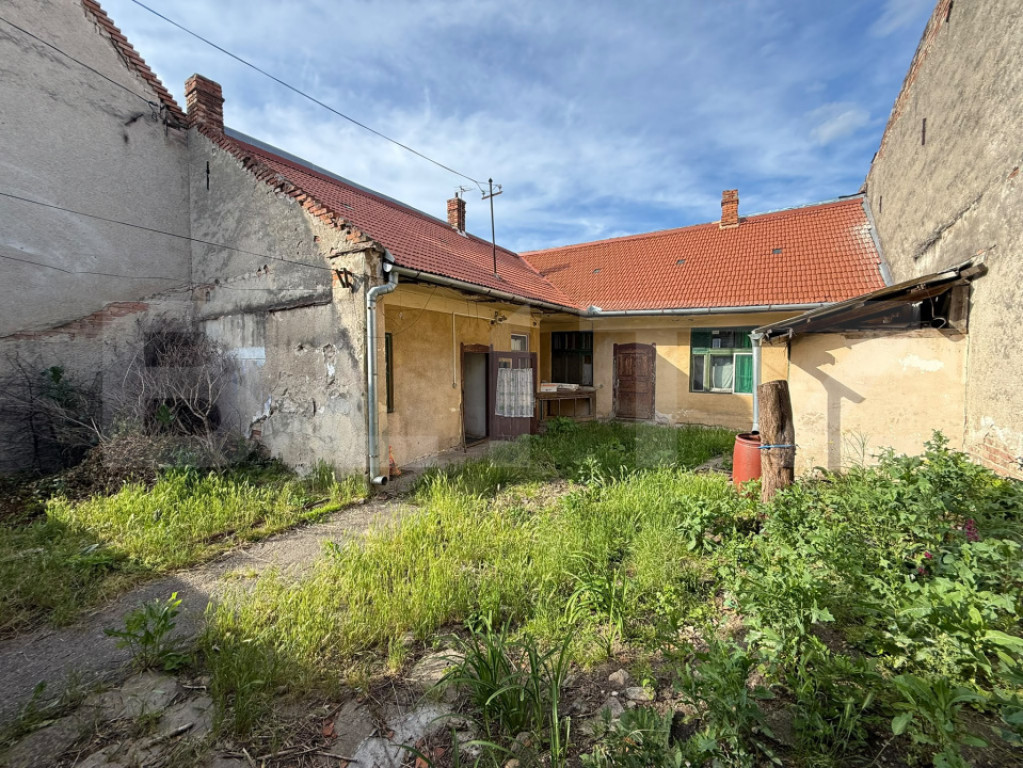 Casă Centrală | 100 mp utili + Curte | Ideală pentru Afac