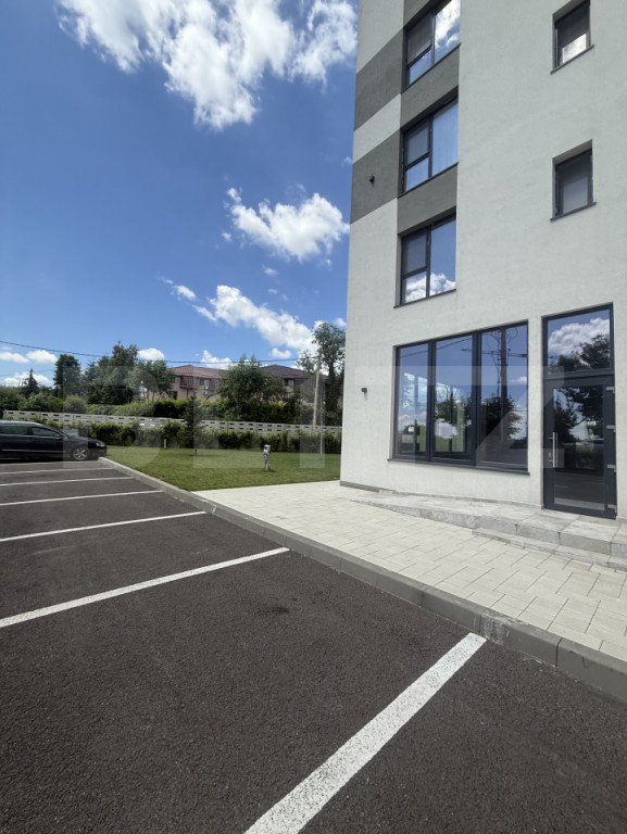 Spațiu comercial stradal - finisare la cerere, 180 mp, zona