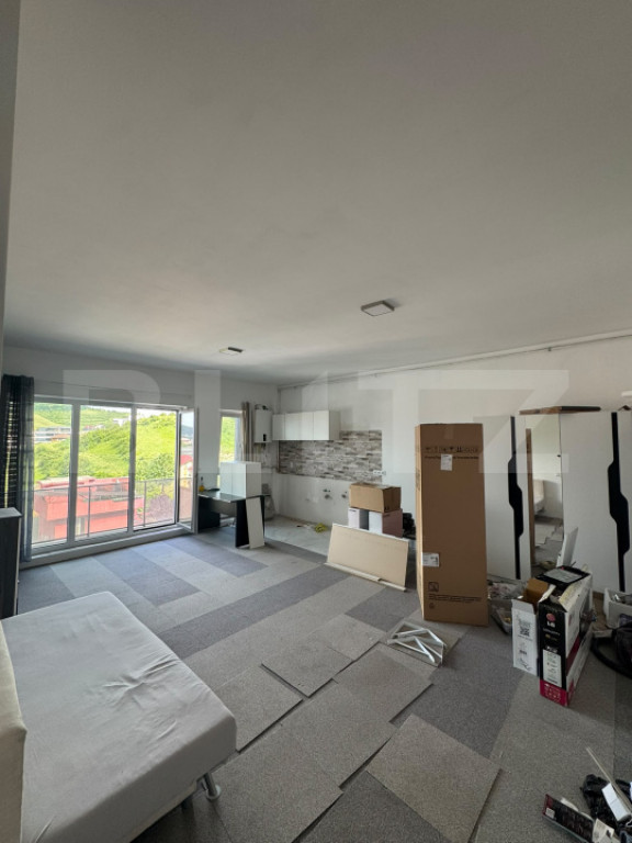 Apartament 2 camere, 63 mp, semidecomandat, zona Teilor