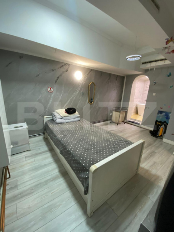 Imobil de vânzare cu 4 apartamente, birou la parter și pro