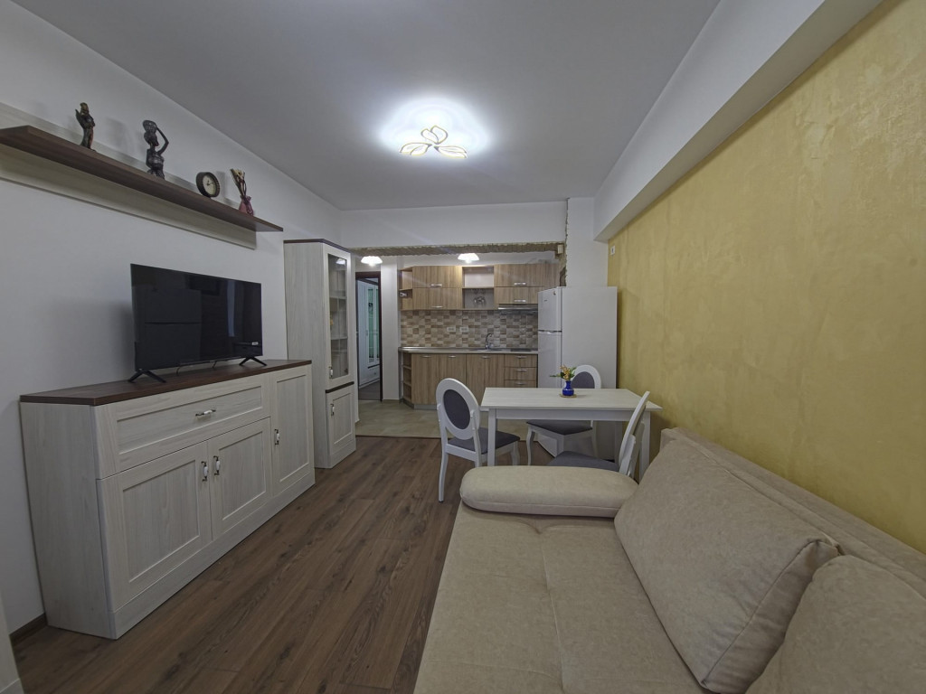 Mamaia apartament 2 camere renovat loc parcare