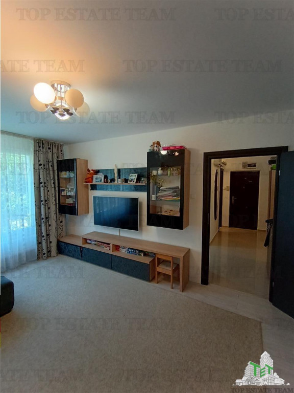 Apartament modern cu 4 camere, intr-un bloc reabilitat cu SU
