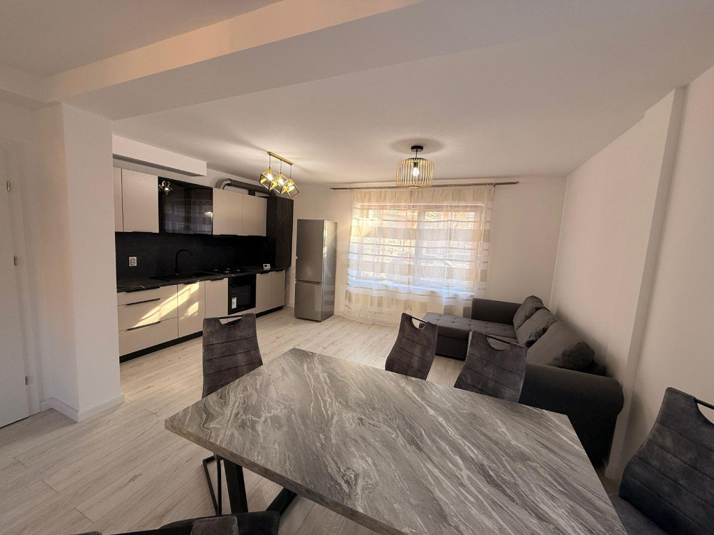 Inchiriere Casa 3 camere; 77 mp; 2 bai