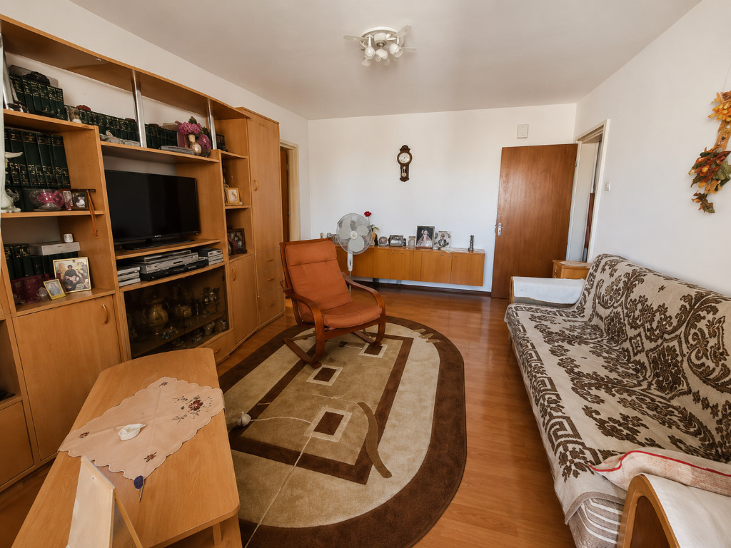 Apartament 3 camere | Semidecomandat | zona Astra