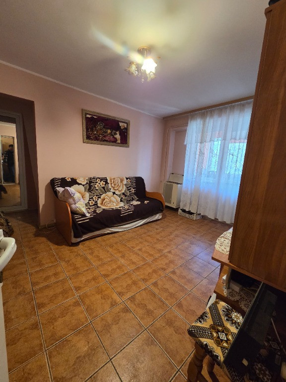 2 Camere confort 2 Viziru E-uri,etaj 1