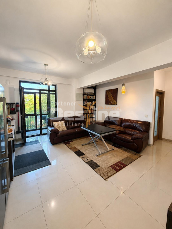 Apartament de vânzare | Zona Bucium | decomandat, 3 camere,