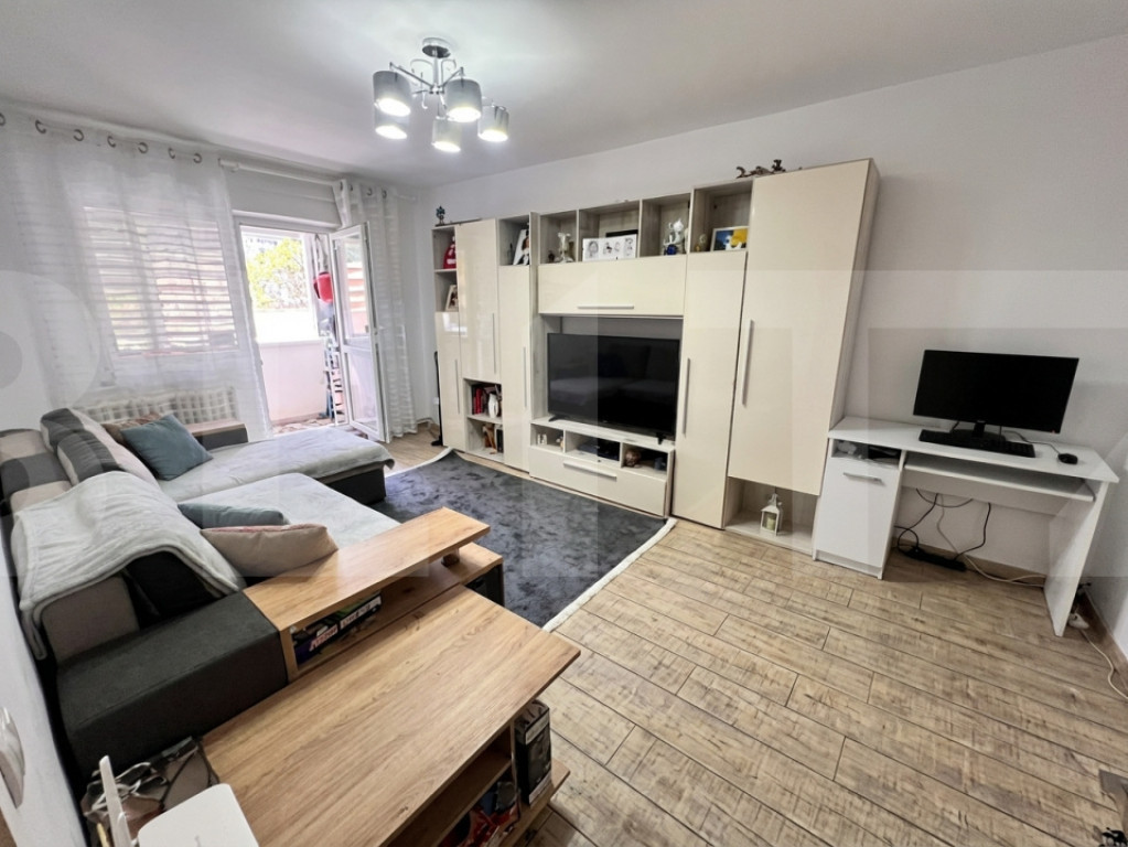 Apartament cu 3 camere decomandat, complet mobilat, zona Mal
