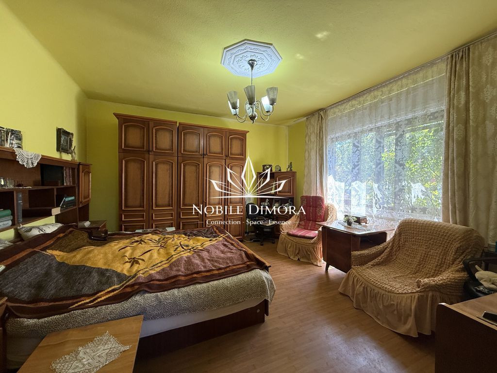 Casa spatioasa de 156mp cu 4 camere, teren de 237mp in Bu...