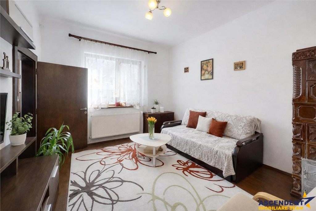 Casa sub aripa padurii, 1.750 teren roditor, Central, Sacele
