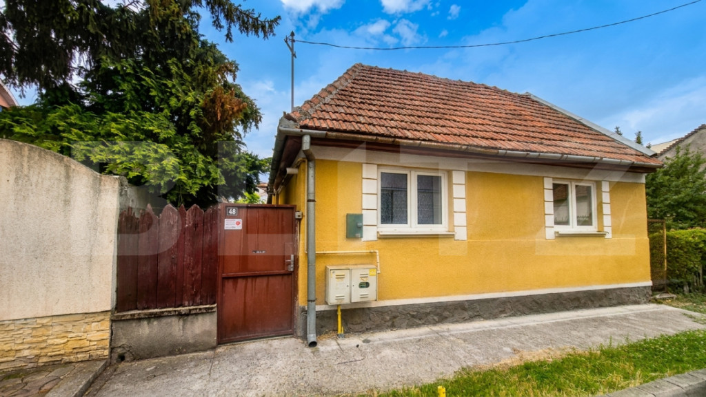 Casa cu 2 camere de vanzare, 50 mp, teren 335 mp, strada Mar