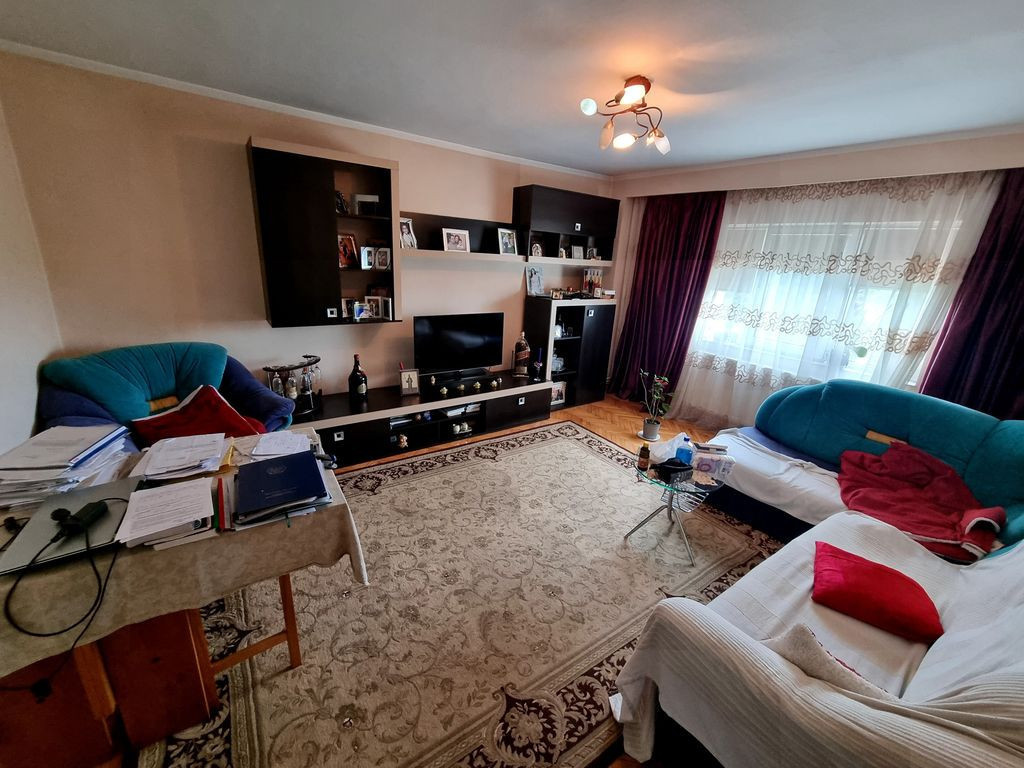 Tomis nord tav uri- apartament 3 camere decomandat 80 mp