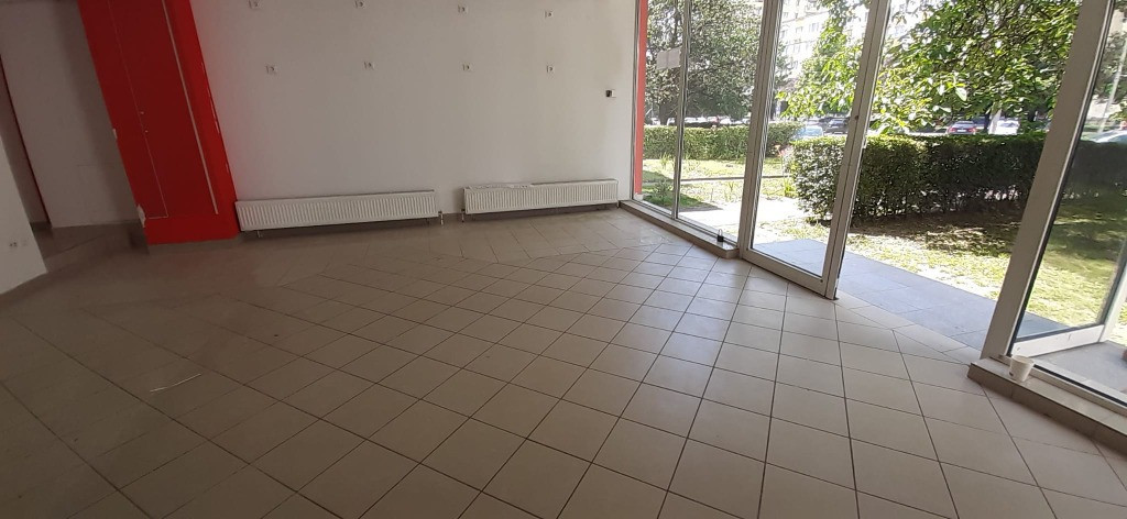Bd-dul Regele Mihai I, spatiu comercial 90mp