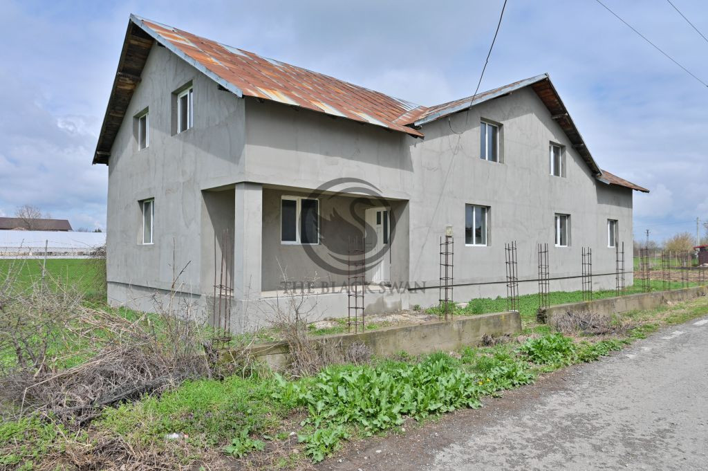 Casa cu 4 camere de vanzare | La Gri | Targsoru Vechi | C...