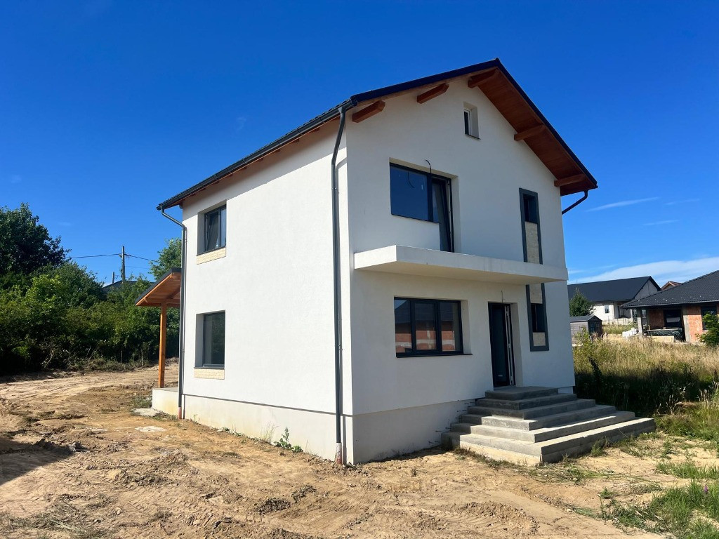 Casă parter stil mediteranean, 115 mp utili + teren 470 mp,