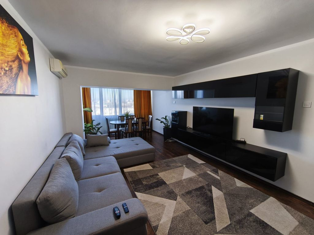 De inchiriat apartament spatios, 3 camere, pe Faleza, 900...