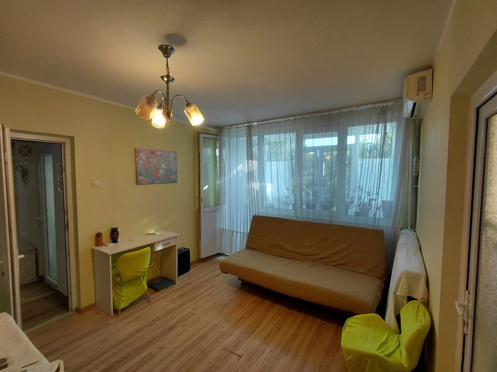 Apartamaent 1 camera bloc mixt,parter,Micro 21
