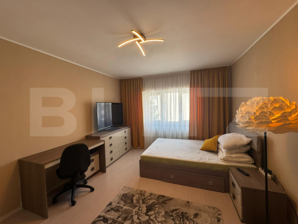 Apartament spațios de închiriat, strada Năsăud, bloc ...