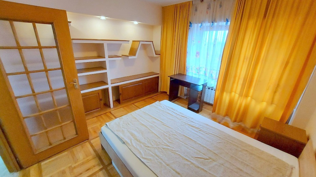 Apartament 3 camere , CENTRAL - ,INDEPENDENTEI