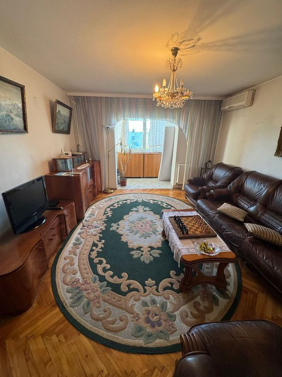 Oportunitate rara - 3 camere decomandat Ultracentral cu v...