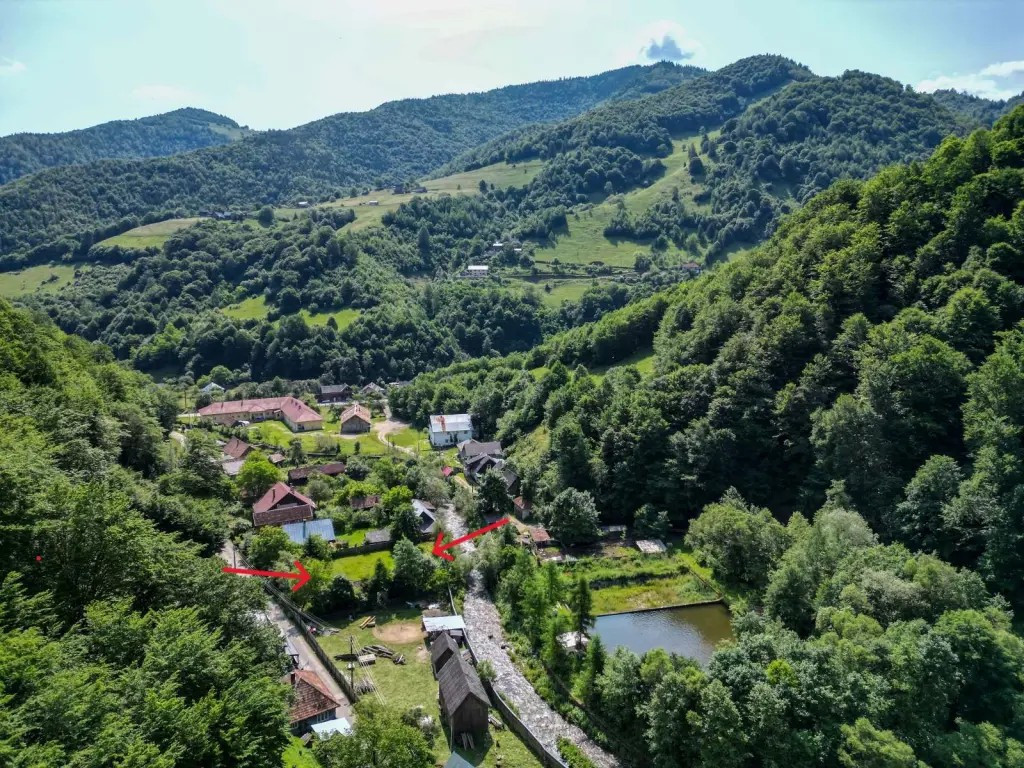 Teren intravilan în sat. Măguri-Răcătău - 1142 mp² - pret negociabil