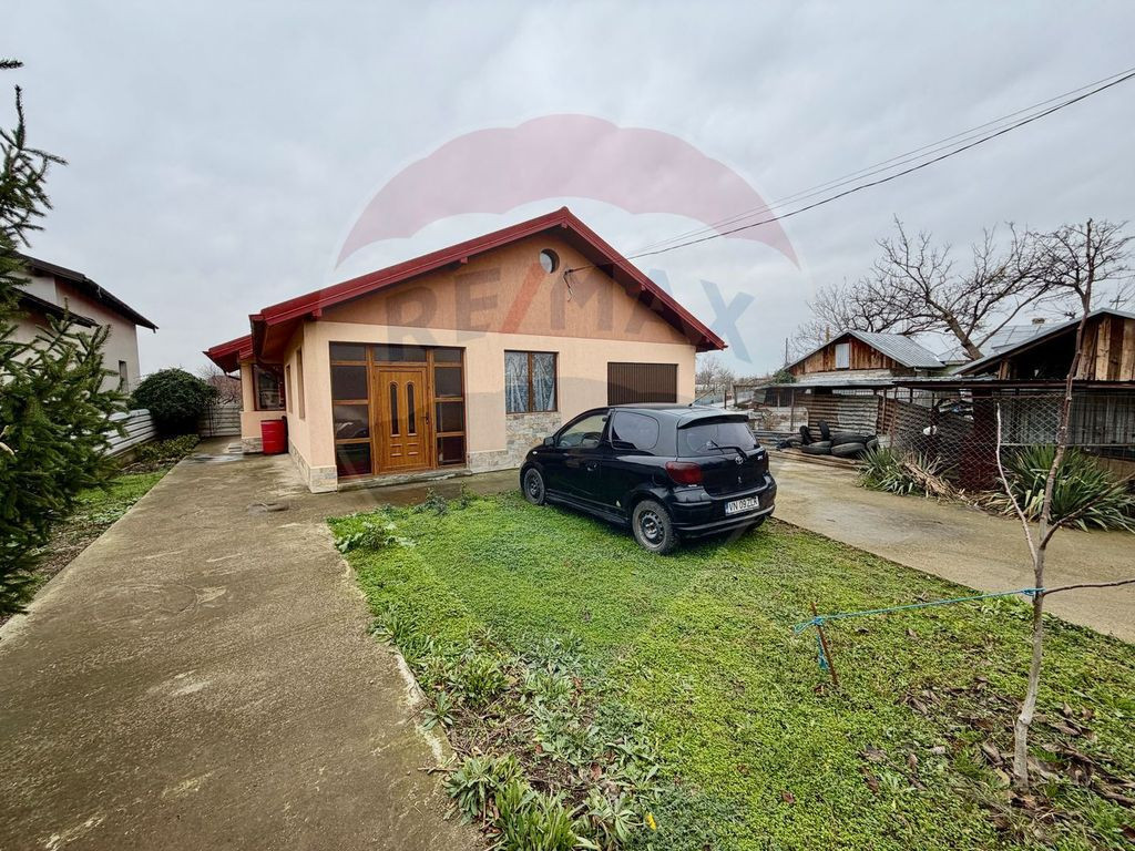 Casă / Vilă cu 4 camere de vânzare
