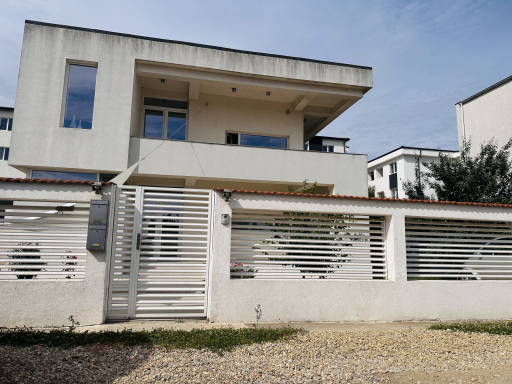 Vila superba 224 mp , 400 mp teren, individuala, str Orhidee