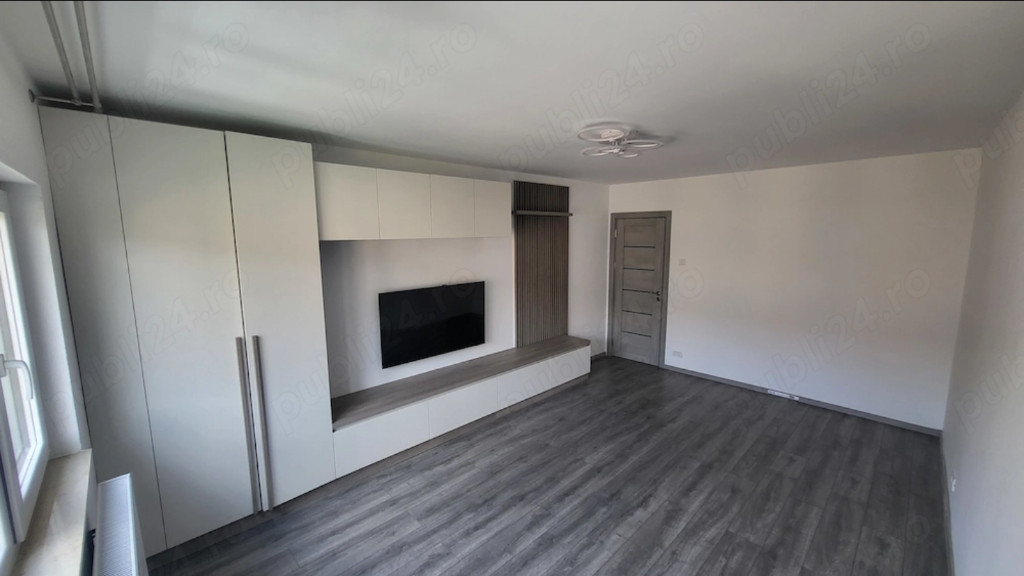 Apartament 2 camere | Decomandat | zona Tractorul