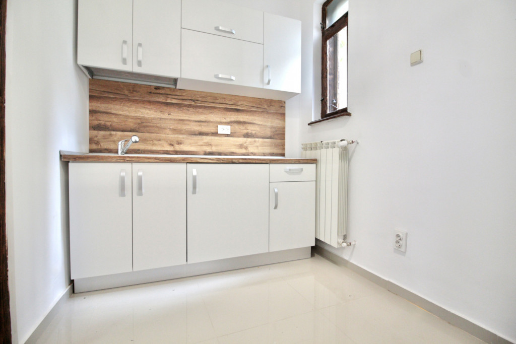 CALEA DOROBANTI, APARTAMENT NEMOBILAT IN BLOC TIP VILA, 0% C