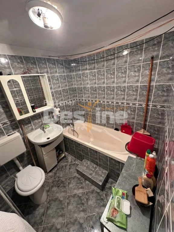 APARTAMENT 2 CAMERE ,PARTIAL MOBILAT