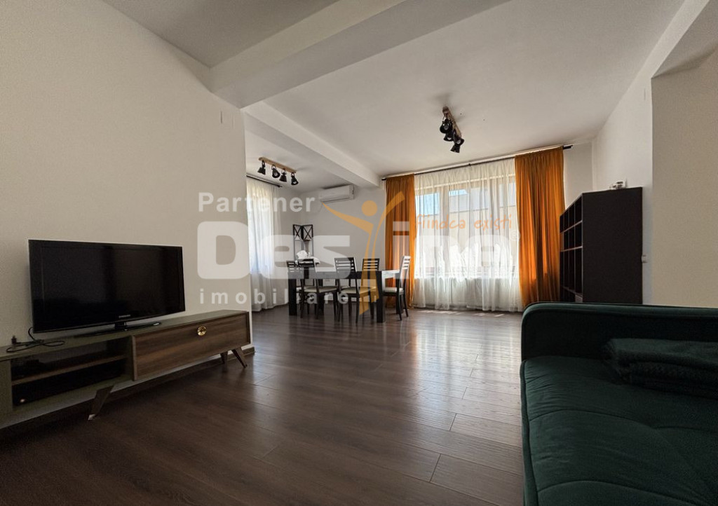 Oferim spre PRIMA inchiere 1/2 duplex renovat complet.
