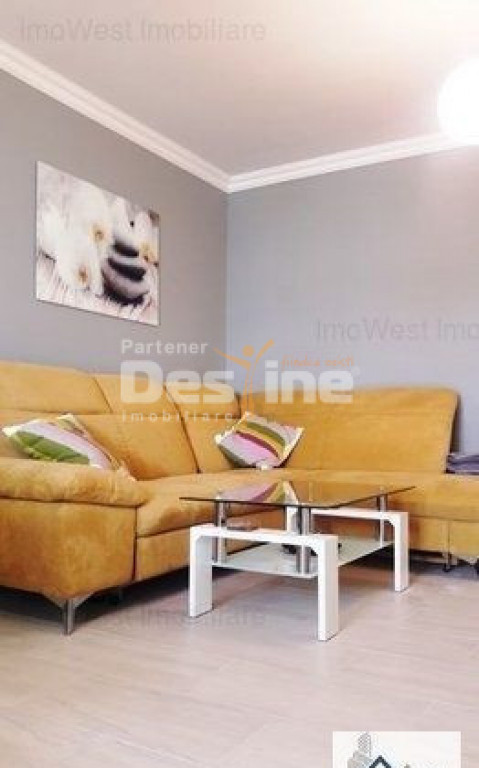 Închiriez apartament
