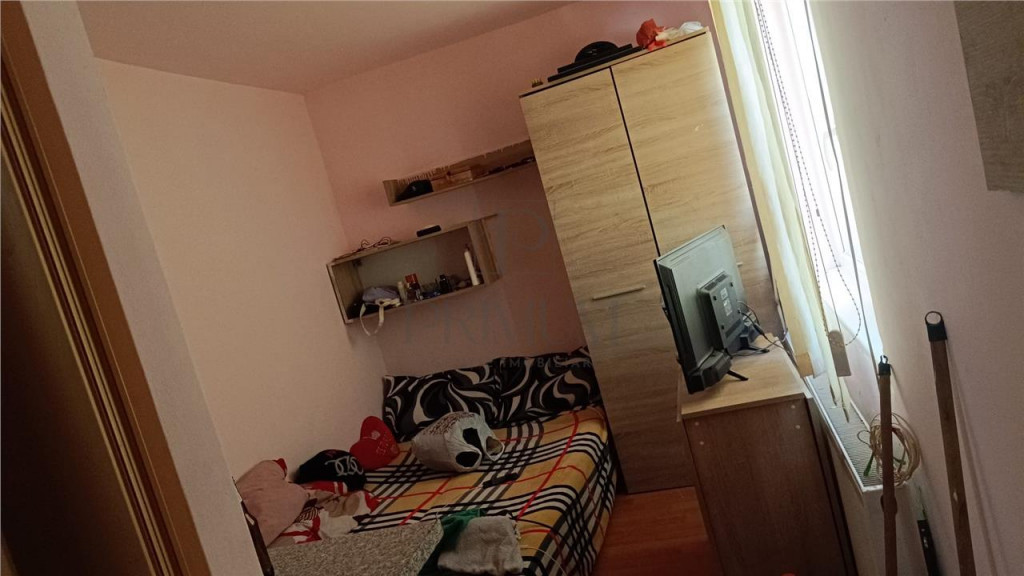 COMPLEX - APARTAMENT 1 CAMERA - mobilat, utilat, etaj interm