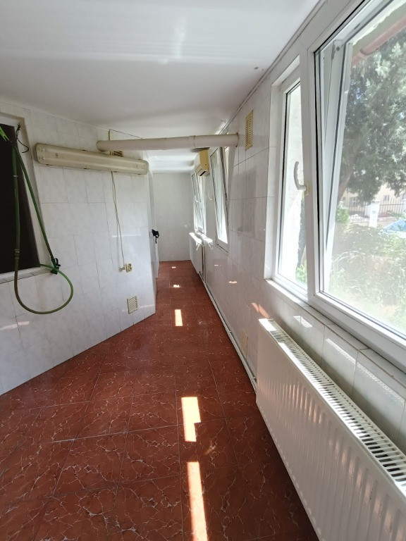 Apartament 2 camere Viziru 1 parter .Liber.