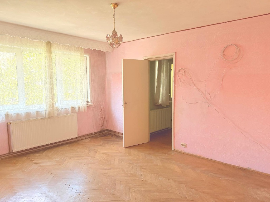 Zona Semiluna, 2 camere, etaj 3