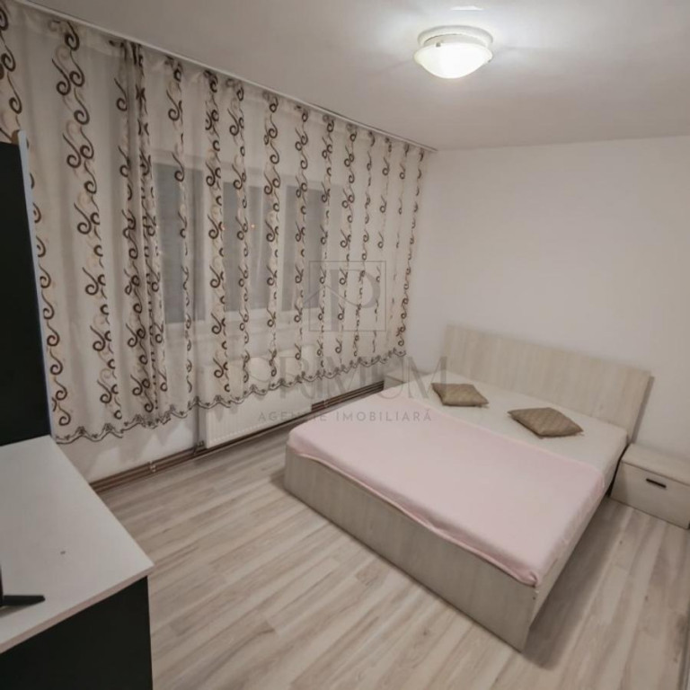 BUZIASULUI - 2 Camere transformat in 3 - Amenajat - Centrala