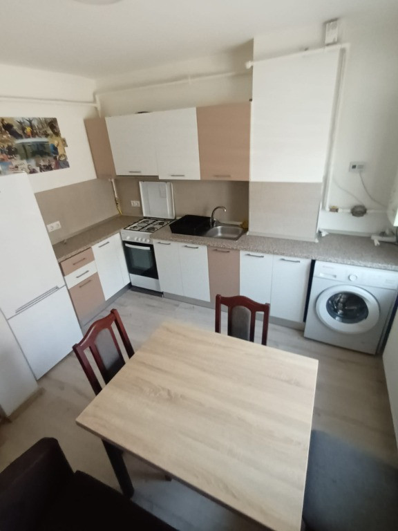 Traian, TR, 2 camere, etaj 1