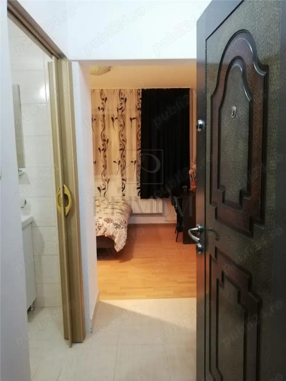 Garsoniera-Umt-Etaj intermediar