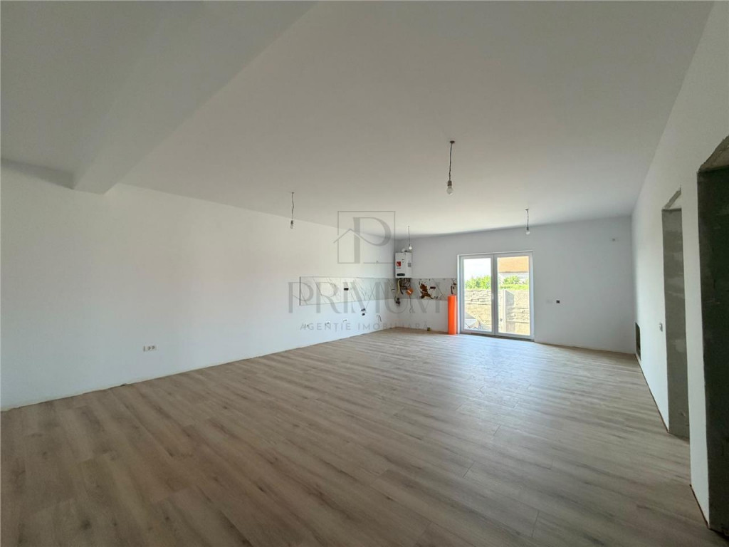 DUPLEX SPATIOS - 42 MP LIVING - APROAPE DE ORAS
