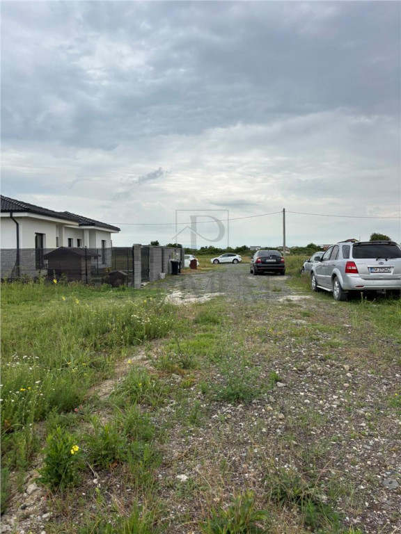 Teren- MOSNITA VECHE- TOATE UTILITATILE- zona aflandu-se in