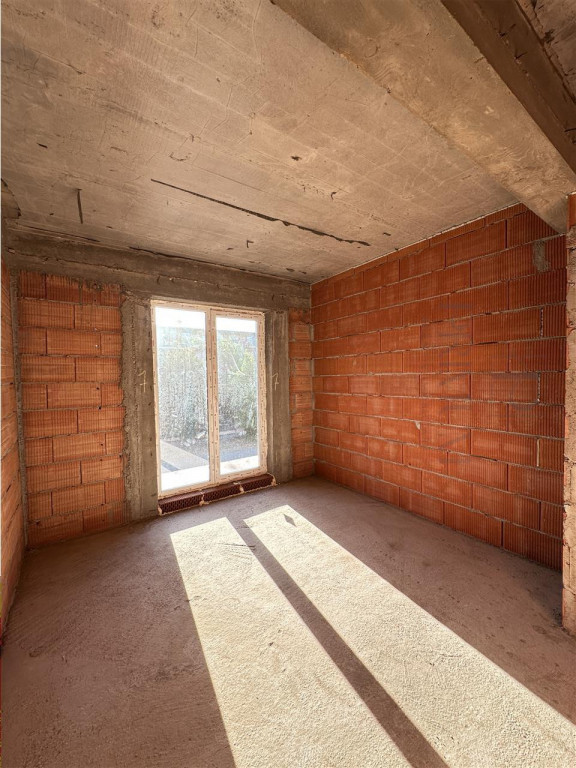 GIROC IQ - Casa individuala - 4 Camere - 3 Bai - Locatie exc