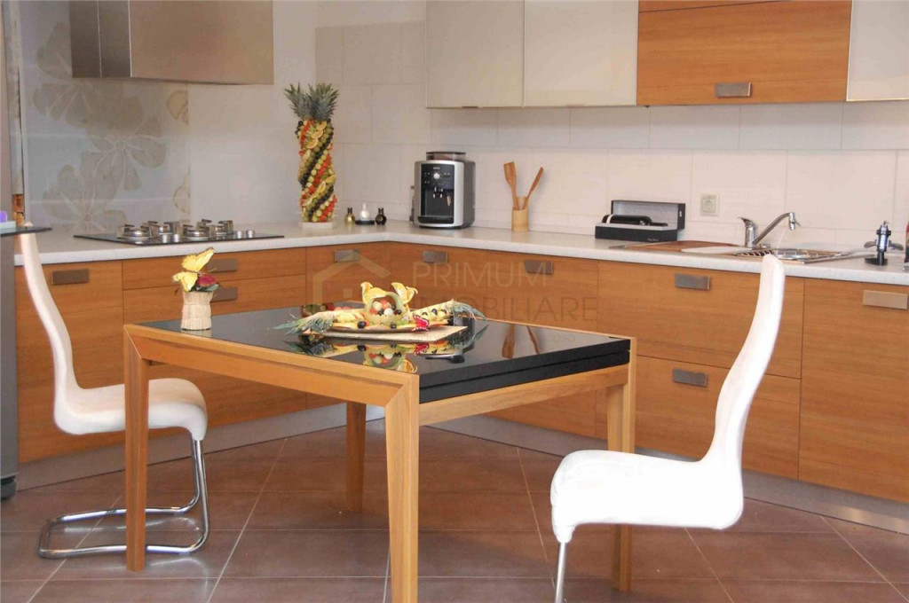 GIROC - INDIVIDUALA - Pe parter - 5 Camere - Dressing