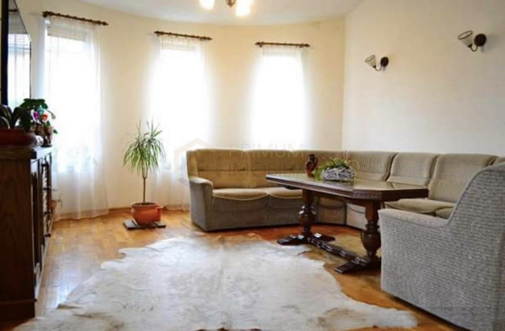 GIROC - Duplex spatios - Zona excelenta - Asfalt - Toate uti