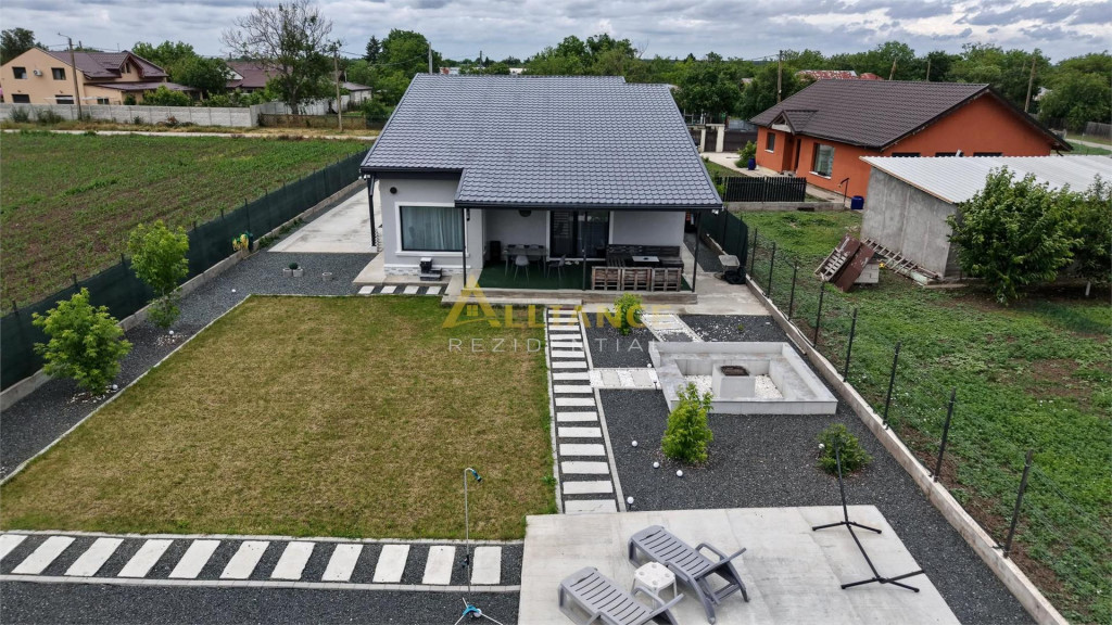 Casa Individuala-Frumusani-4 Camere-Teren 755 MP