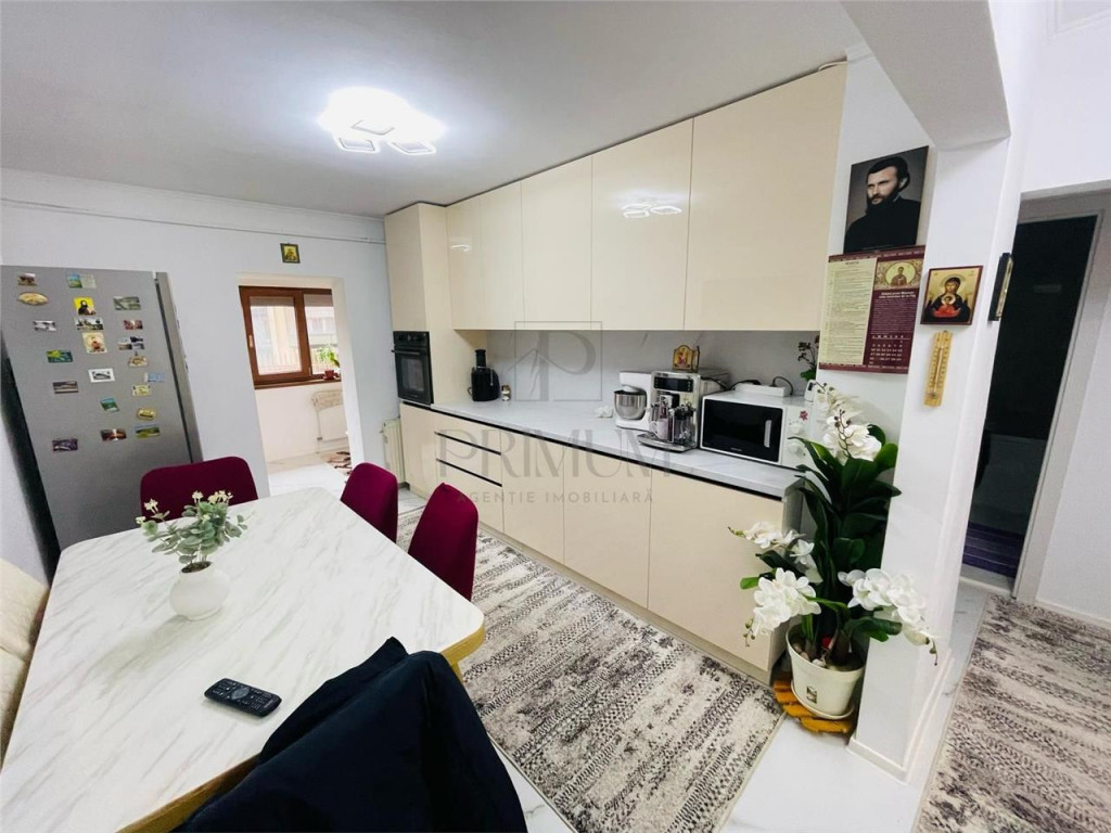 LIPOVEI - PARTER INALT - 3 camere - 2 bai - balcon - central