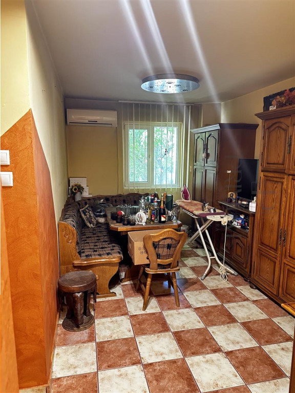 CIRCUMVALATIUNII - ETAJ 1 - BLOC IZOLAT - 4 CAMERE - 2 BAI -