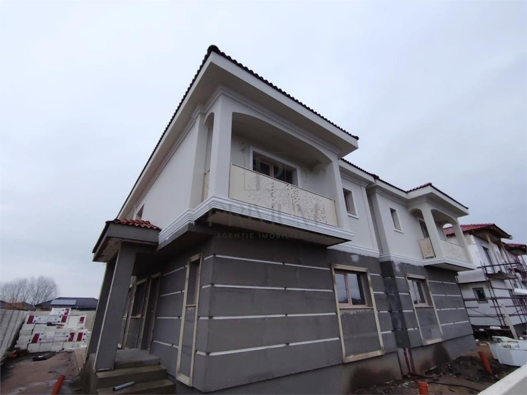 Duplex superb - bucatarie inchisa - teren 375 mp - canalizar