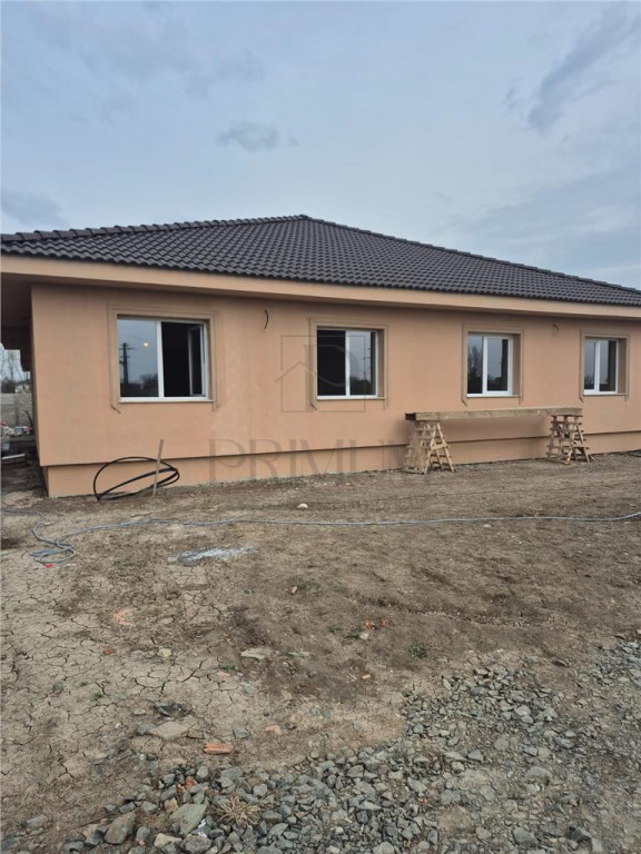 Duplex pe parter - 3 dormitoare - zona foarte buna - gata de