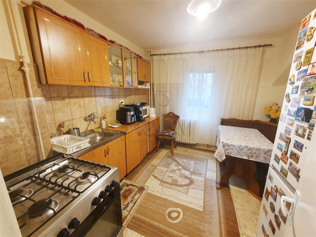 GIROCULUI | 3 CAM | 2 BAI | ET.2 | ANVELOPAT | ZONA EXCELENT