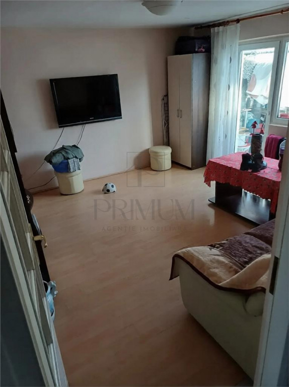 GIROCULUI | 3 CAM | DECOMANDAT | 2 BAI | PARTER INALT | BOXA